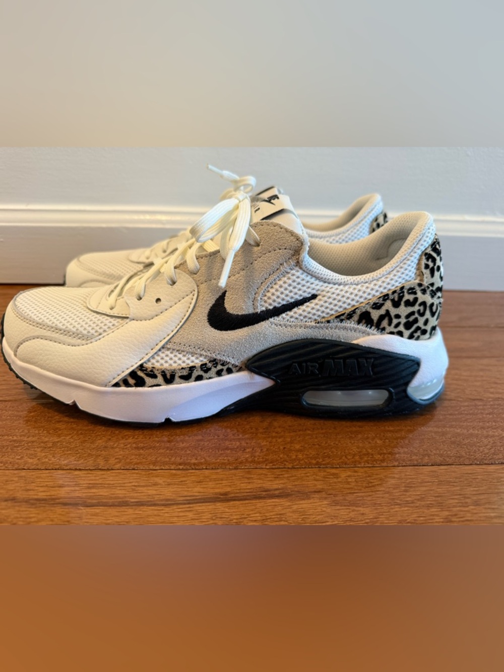 Nike Air Max Excee Women's Sneakers - Picture 5 of 9